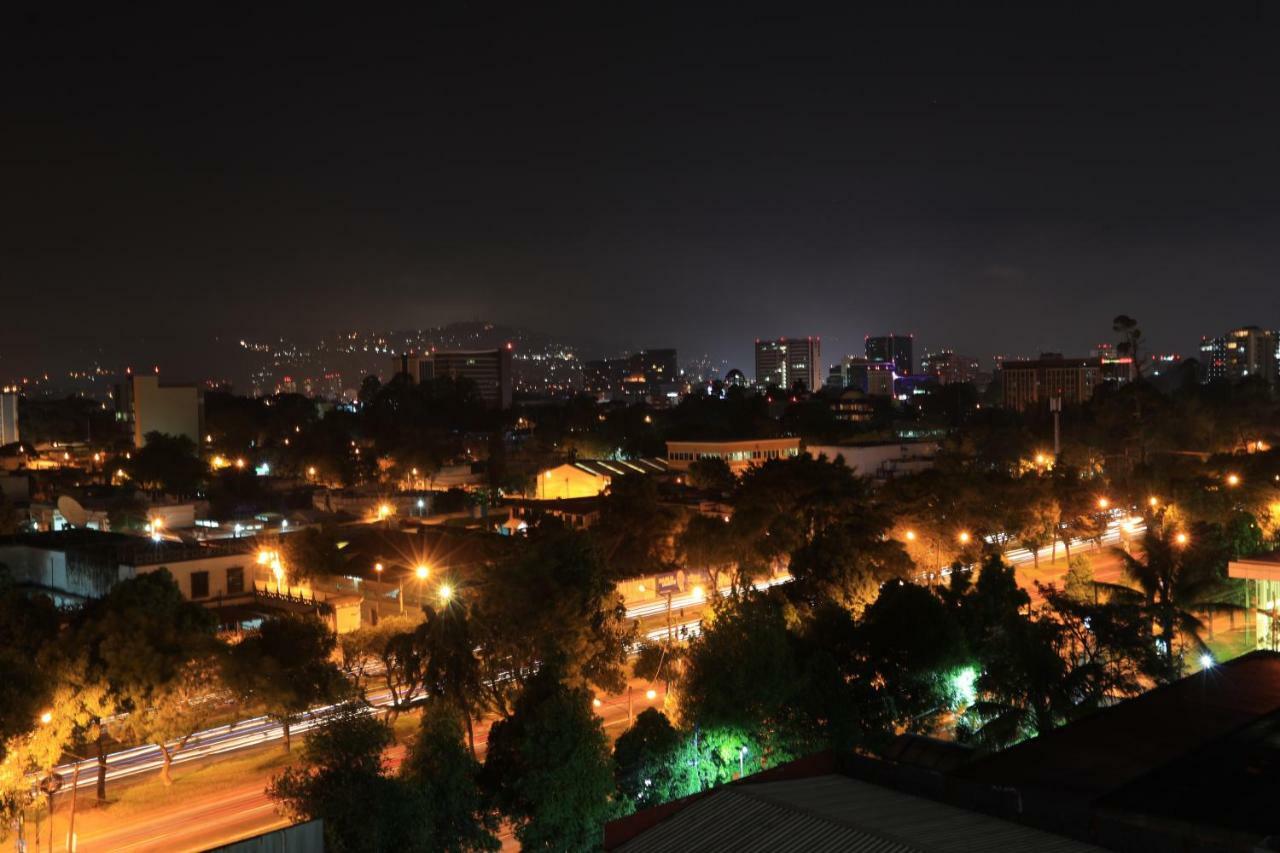Apartamento Avenida Reforma Ciudad De Guatemala Lejlighed Eksteriør billede